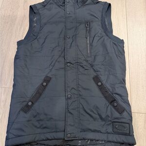Oakley Men's Dark Gray Quilted Vest